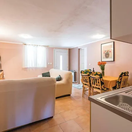 Two Bedroom In Apartment *